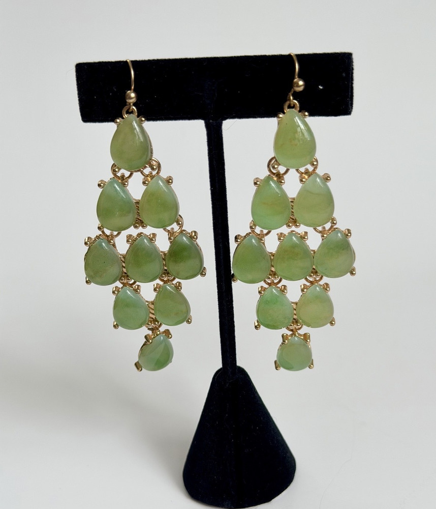 VTG Style Green Teardrop Cabochon Dangle Earrings Gold Tone Chandelier