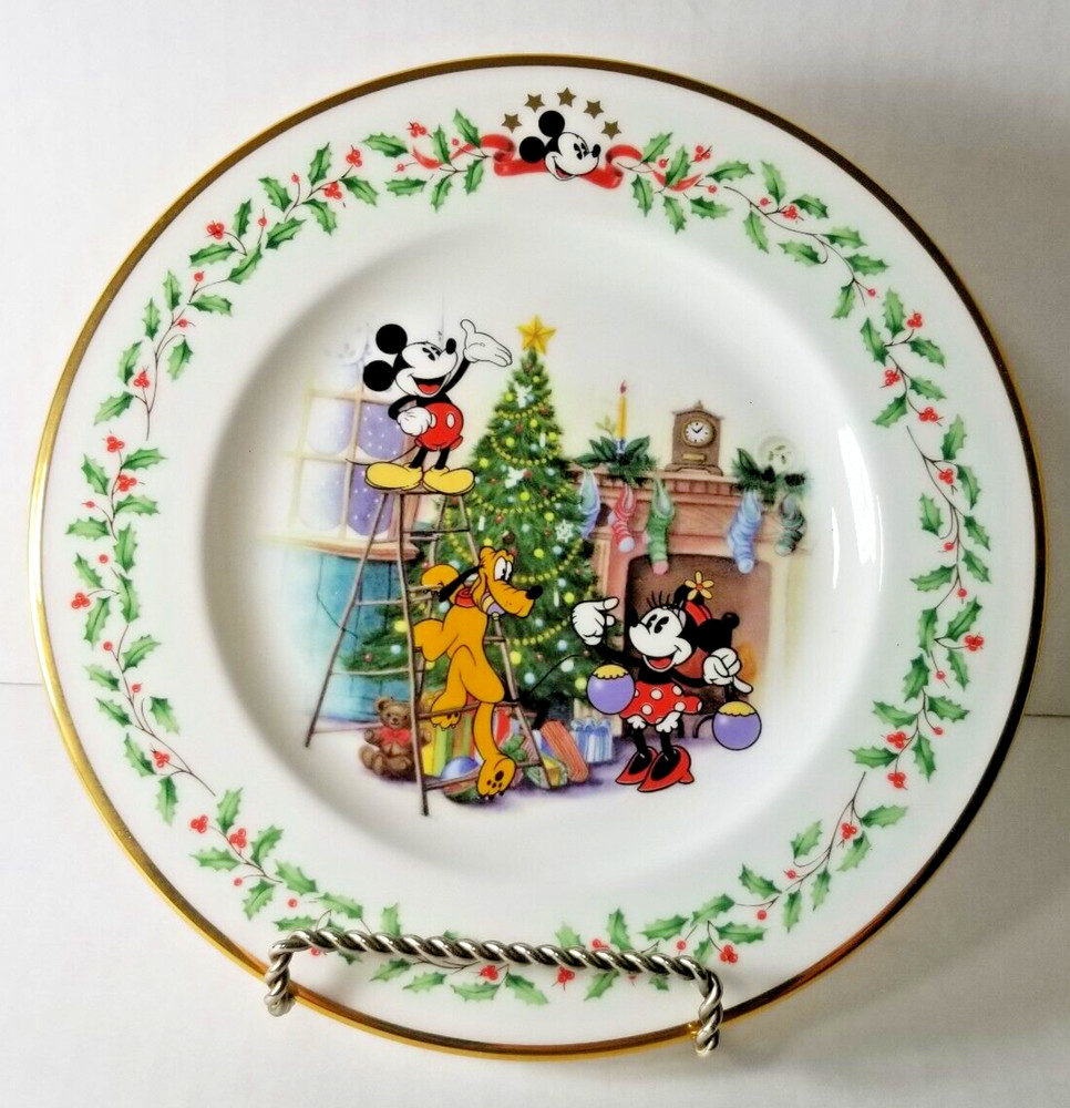 Lenox Holiday Plate Disney Mickey Mouse Minnie Pluto Decorating the Tree 8