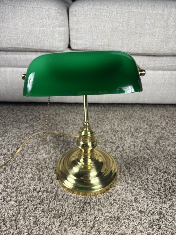Vintage 15” Green Glass Banker’s Lamp Brass Desk Library Pull Chain Taiwan
