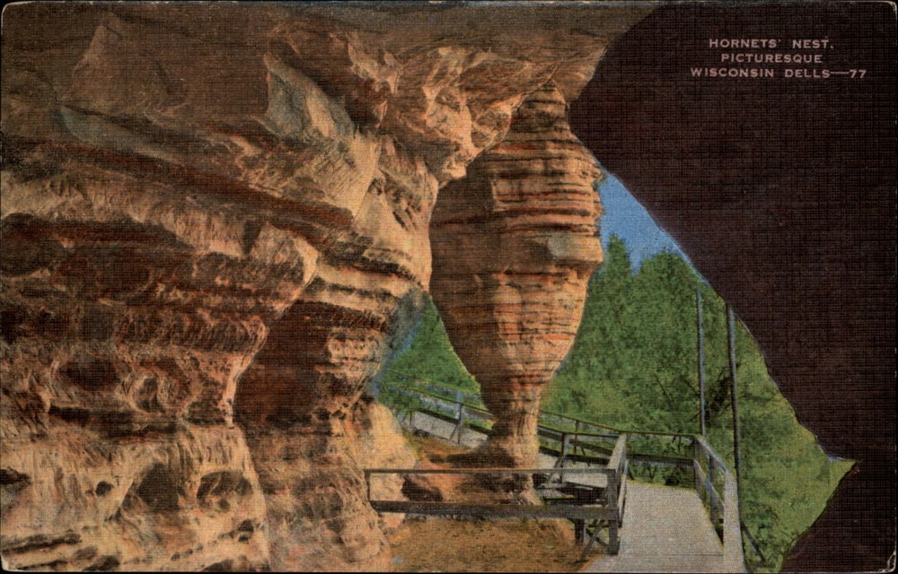 Wisconsin Dells Wisconsin Hornets' Nest rock formation vintage linen postcard