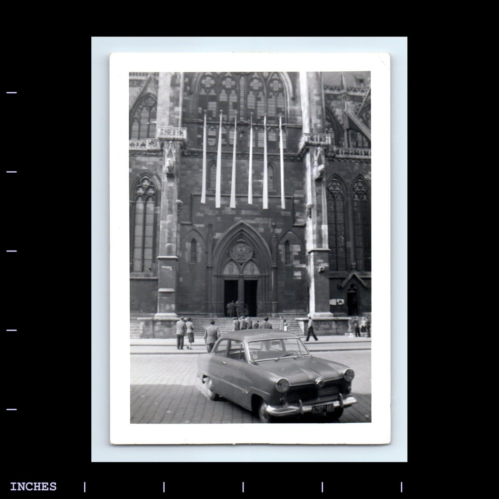 Old Vintage Photo CLASSIC CAR 1950S FORD TAUNUS CHURCH CATHEDRAL SNAPSHOT PIC