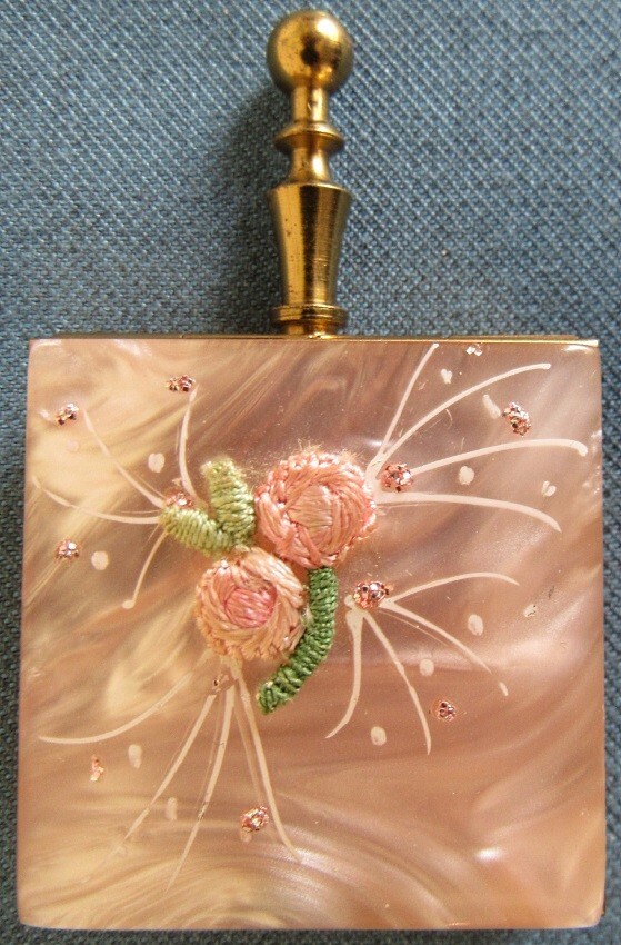Vintage personal ashtray box for the sophisticated female socialite!