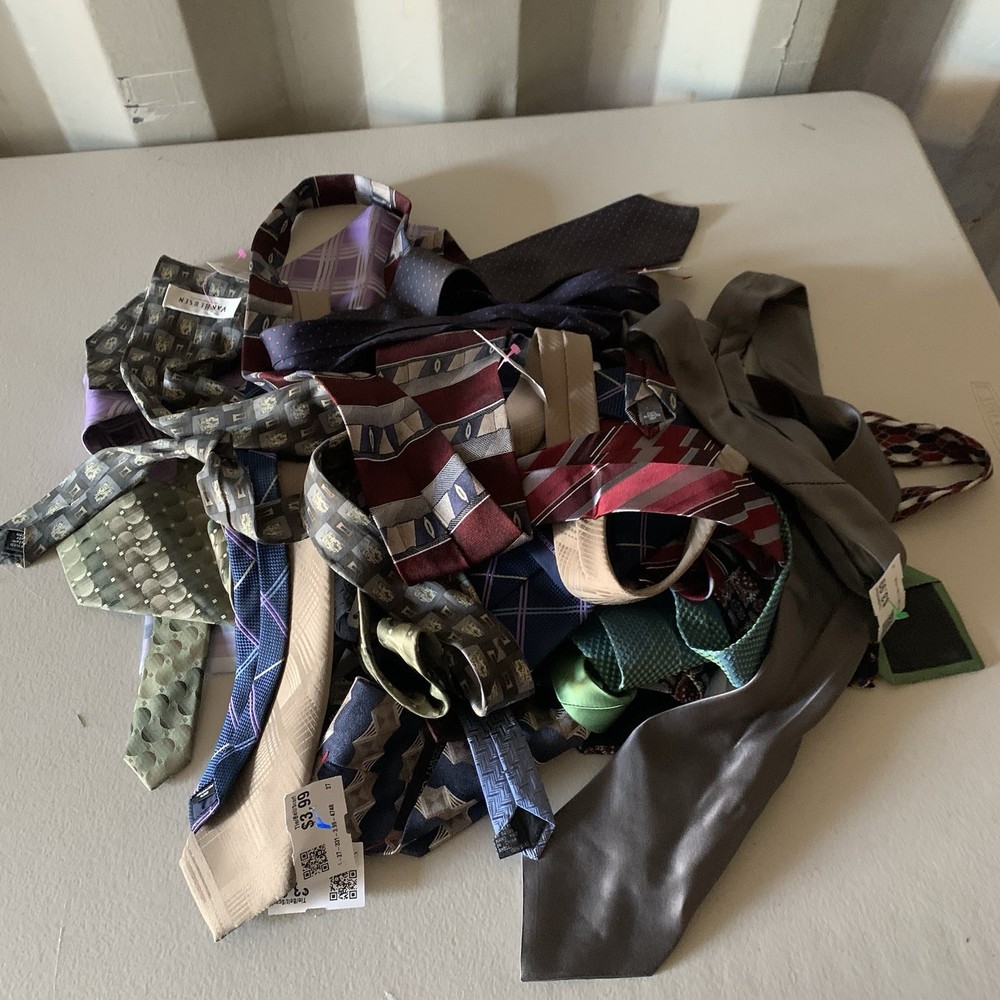 Men's Neck Ties Lot Of 20 Various Brands Pre Owned