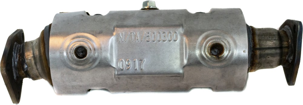 Walker Exhaust 16458 Direct Fit Catalytic Converter Fits 1998-2002 Honda Accord