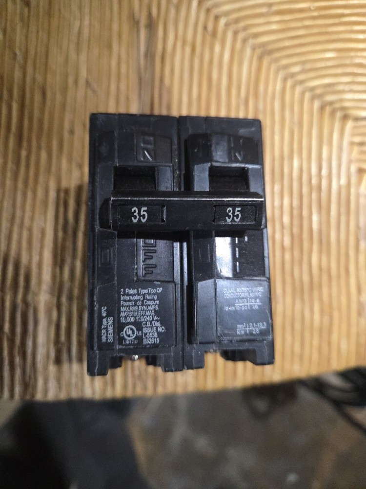 Siemens Q235 2 Pole 35a Type Q Circuit Breaker - Black