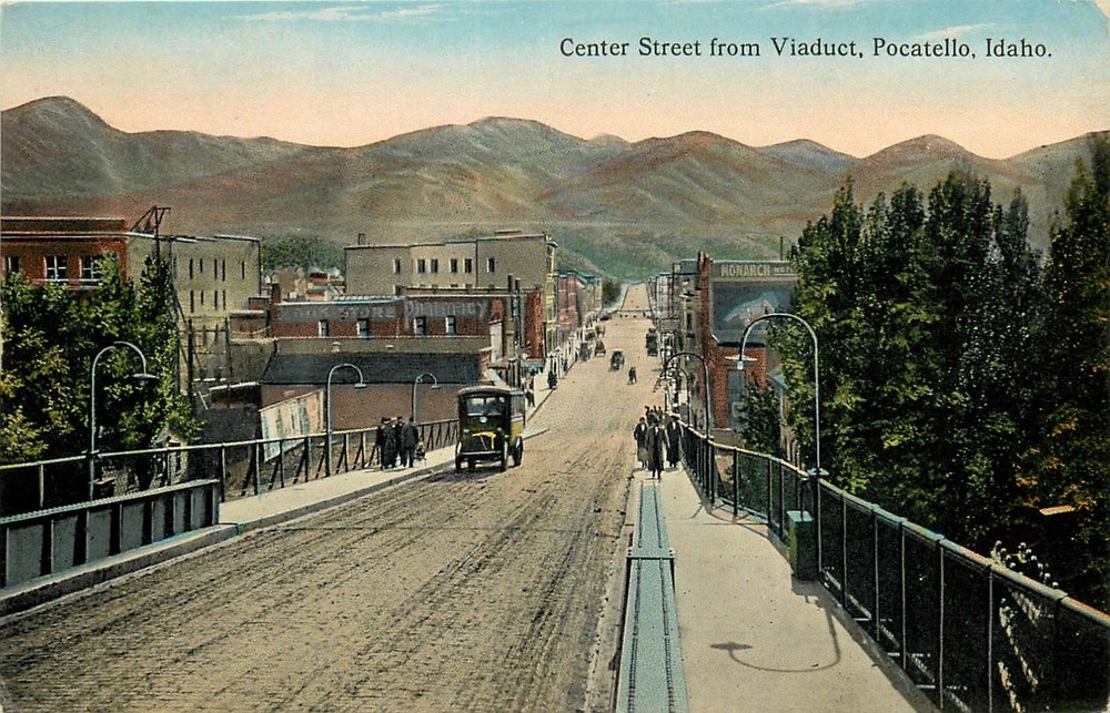 1915 Pocatello Idaho Center Street Viaduct people auto Gray Postcard 26-3939