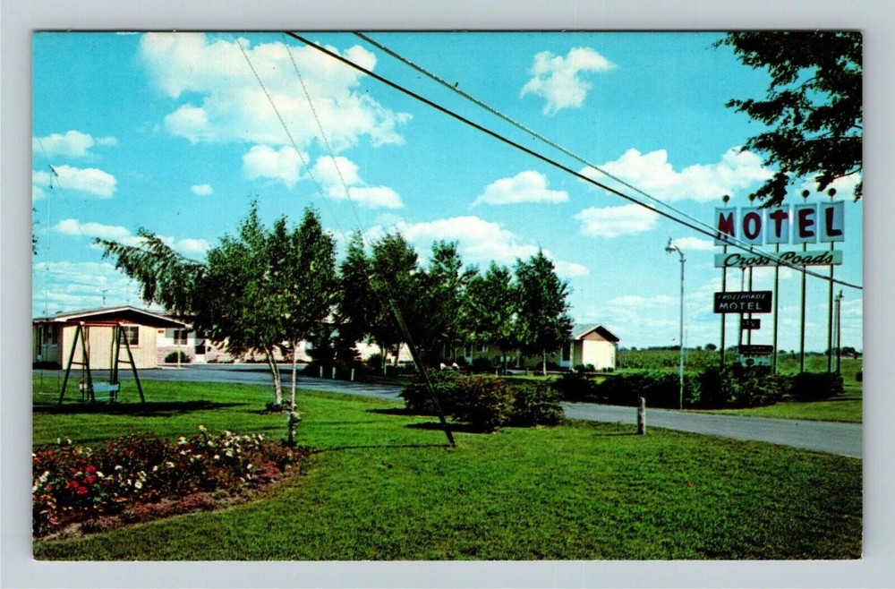 Clare MI-Michigan Crossroads Motel Exterior Advertisement Vintage Postcard