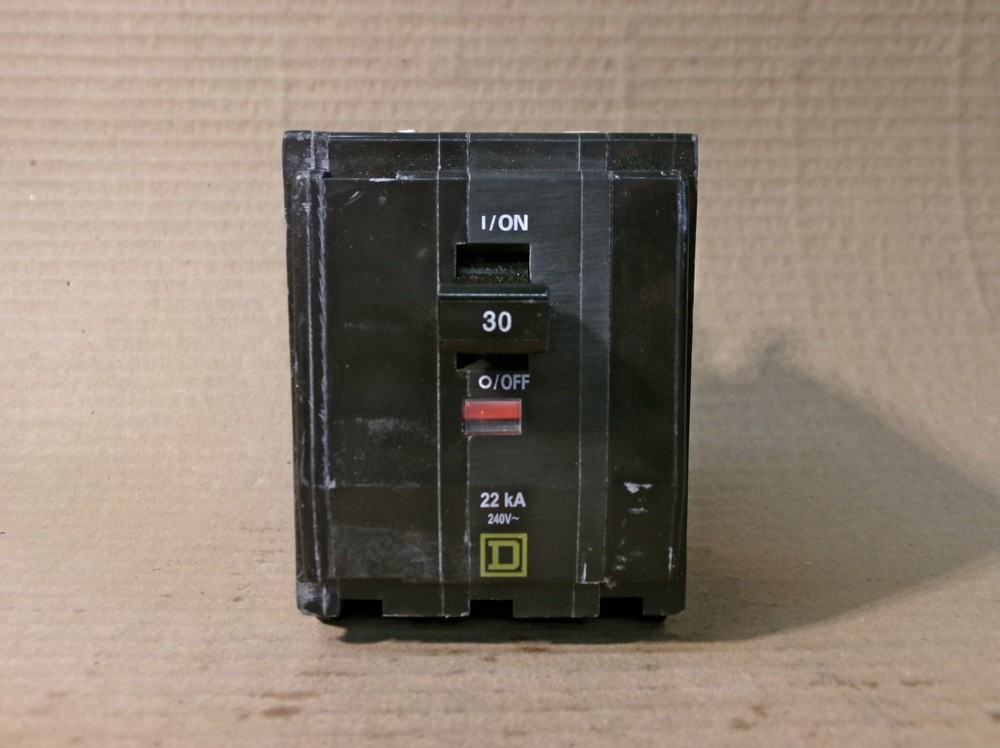 NEW Square D QOB330VH 3 Pole 30 Amp 120V Circuit Breaker Yellow FLAW #154