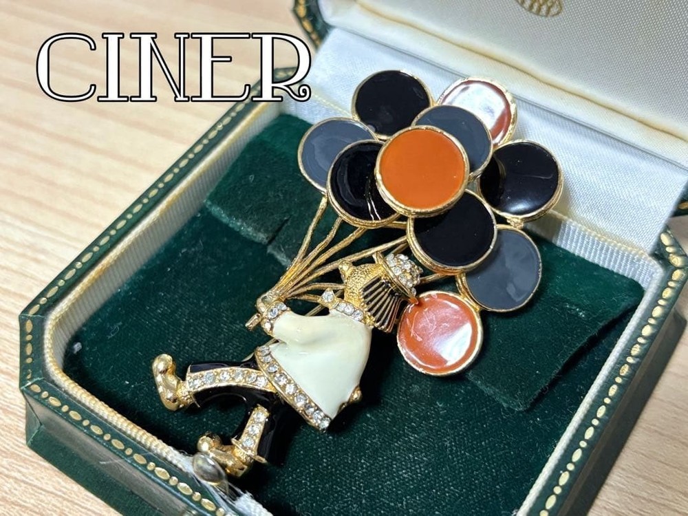 Ciner Rare Vintage Enamel Rhinestone Clown Holding Balloons Brooch