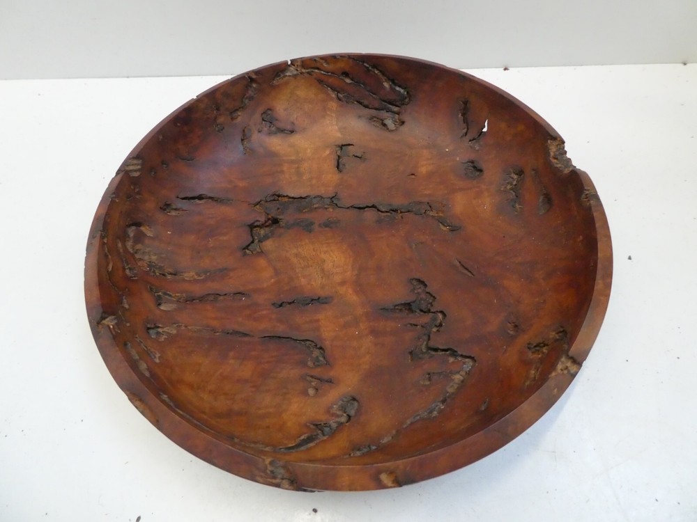 BEAUTIFUL CRAFTSMAN MADE TURNED RUSTIC TIMBER BOWL