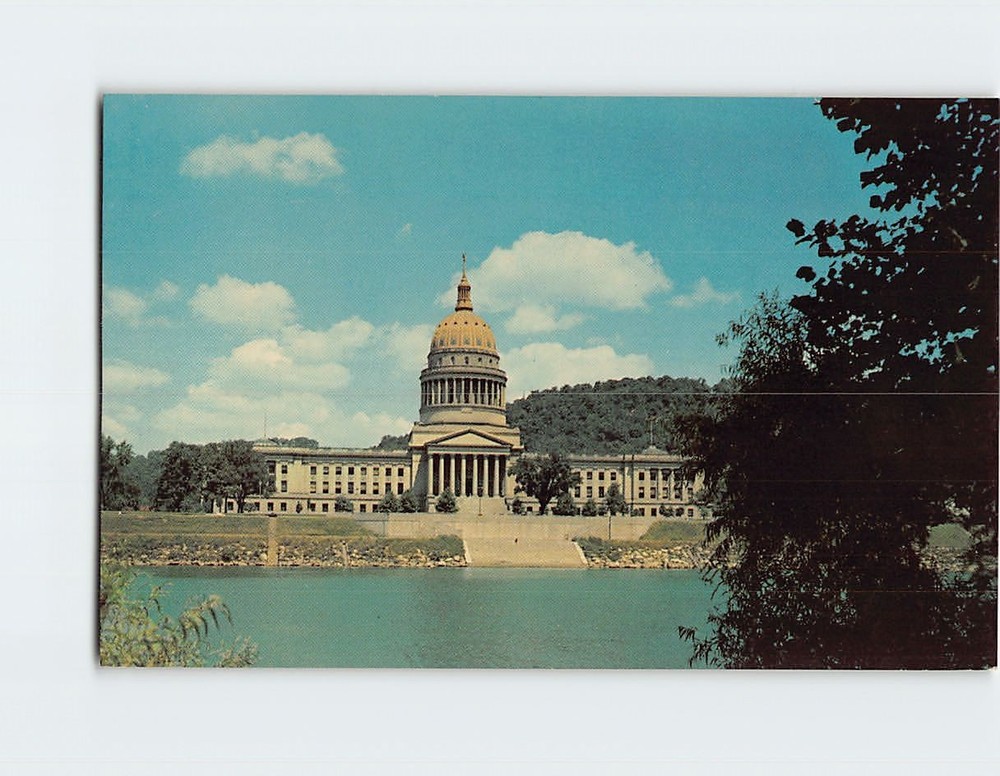 Postcard State Capitol Charleston West Virginia USA
