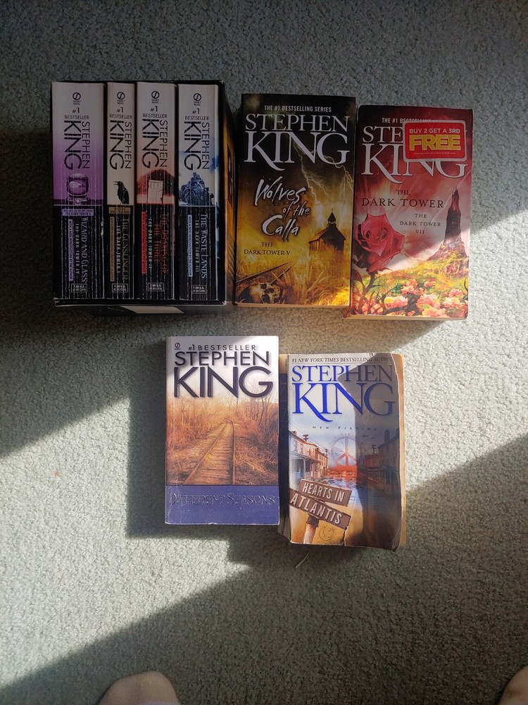 8 used Stephen King paperbacks - Dark Tower I, II, III, IV, V, VII, Hearts in