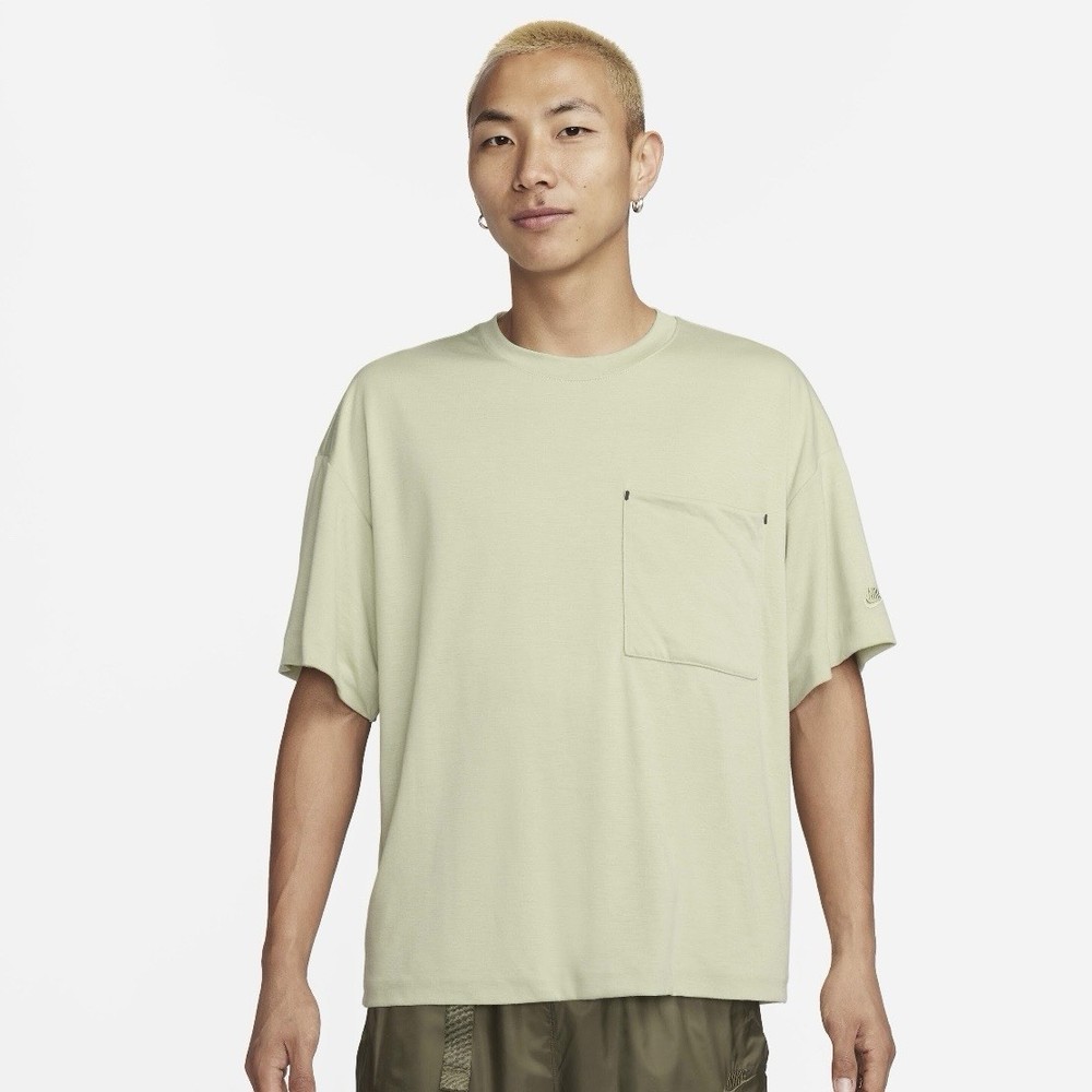 NikeDri-Fit Short-Sleeve Tech Pack T-Shirt 'Olive Aura' - Medium