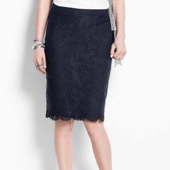 Ann Taylor Black Knee-Length Lace Pencil Skirt Size 4