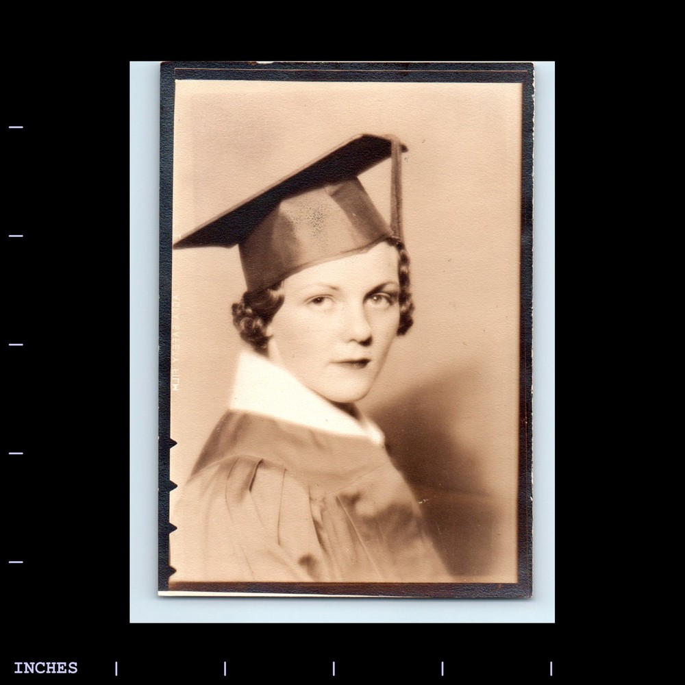 Old Vintage Photo SOLO FORMAL PORTRAIT WOMAN GRADUATION CAP AND GOWN