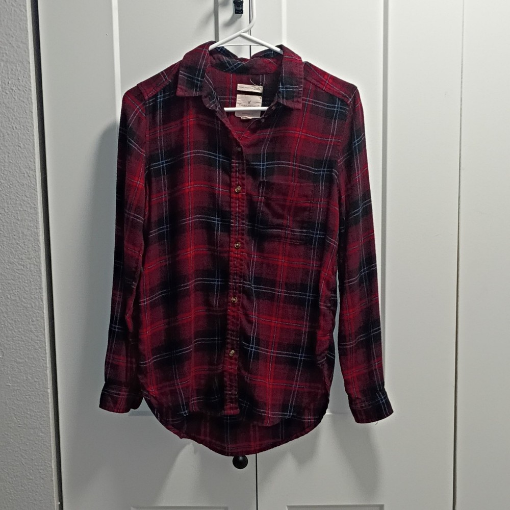American Eagle Outfitters Men's Red Plaid Flannel Long Sleeve Button-Up XS