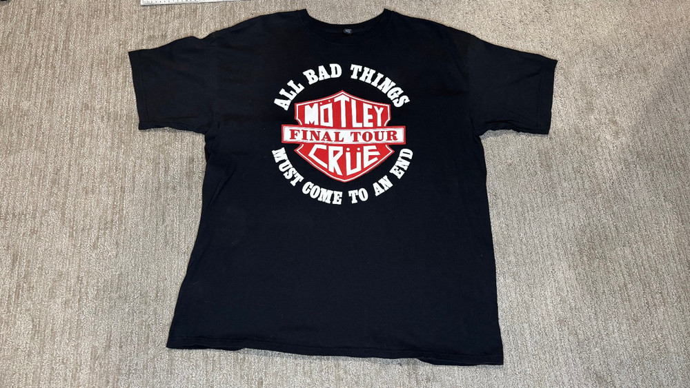 Motley Crue Final Tour Shirt Extra Large XL Black Tour Tee Holleywood 2014