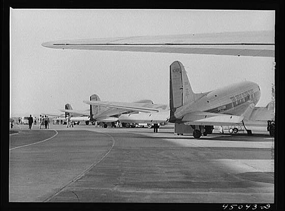 Photo:Airliners lined upon the field. Municipal airport, Washington, D.C.