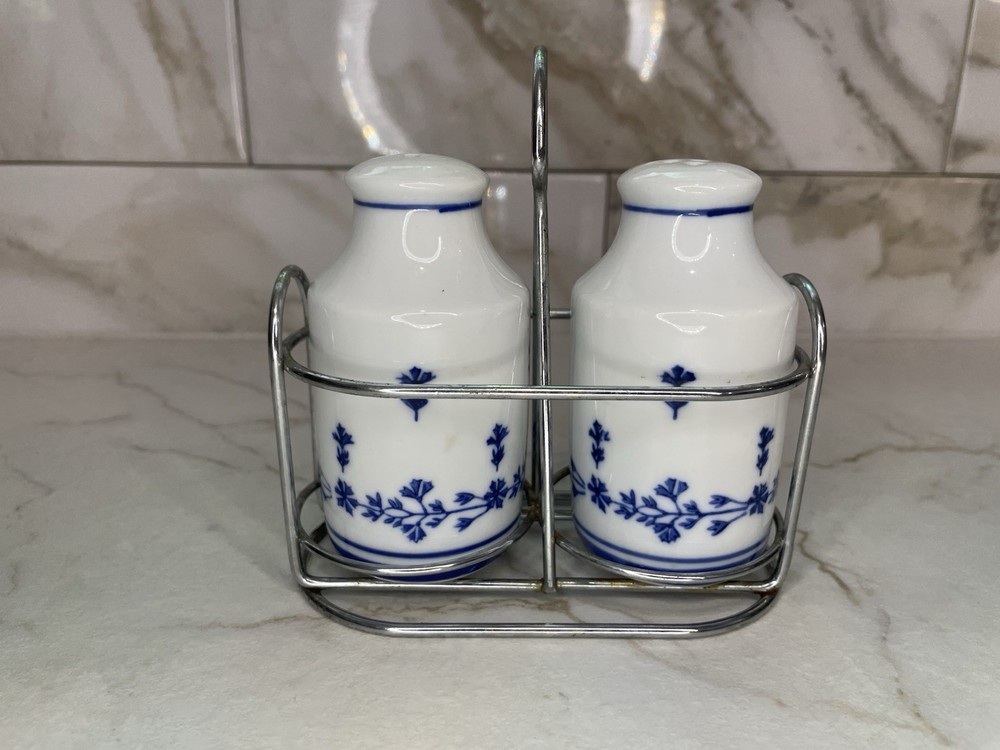 Vtg Blue And White Floral Salt And Pepper Shaker Set With Metal Stand