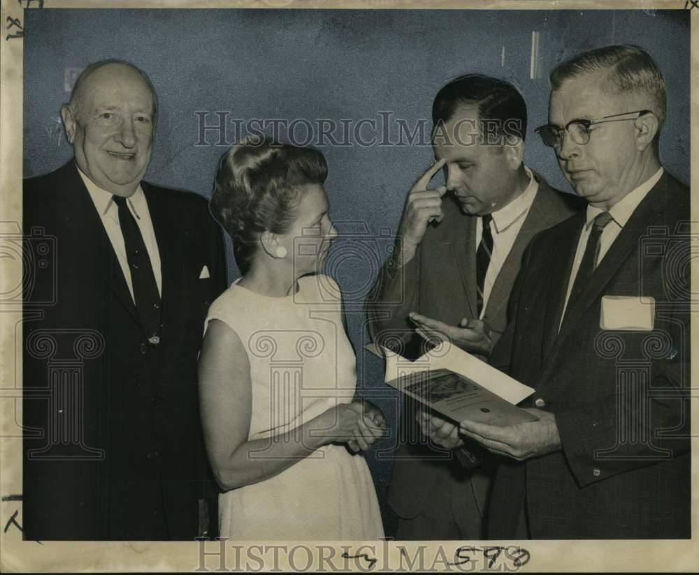 1968 Press Photo Sign language demonstration with Delgado College Board members