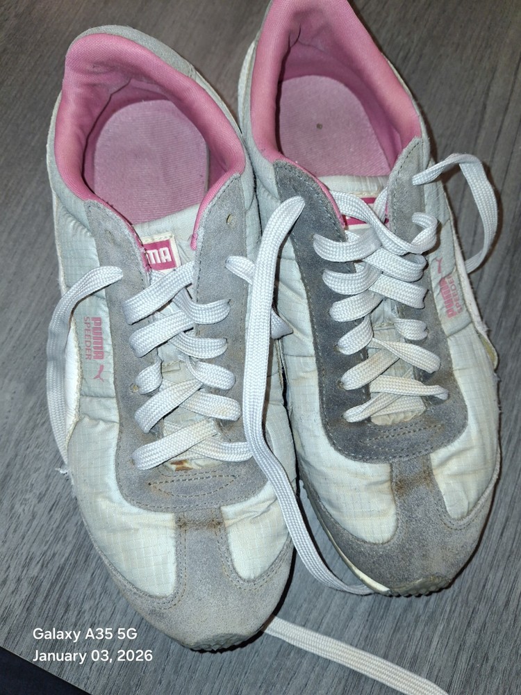 Women's Size 7.5 Pink Puma Sneakers