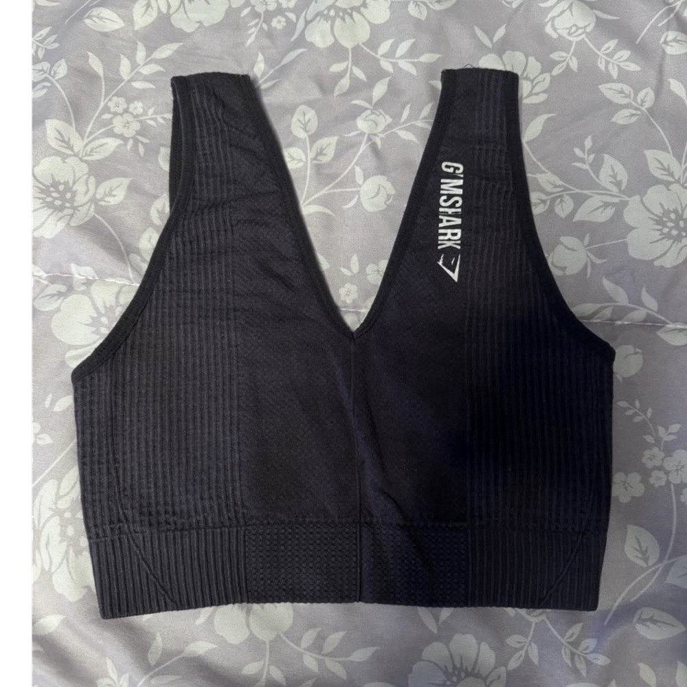 Gymshark Black Ribbed Sports Bra Women's S Wireless Pullover Logo