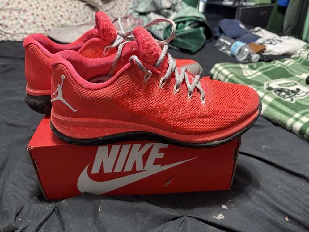 Jordan Sz 9.5 Jump man Sneakers