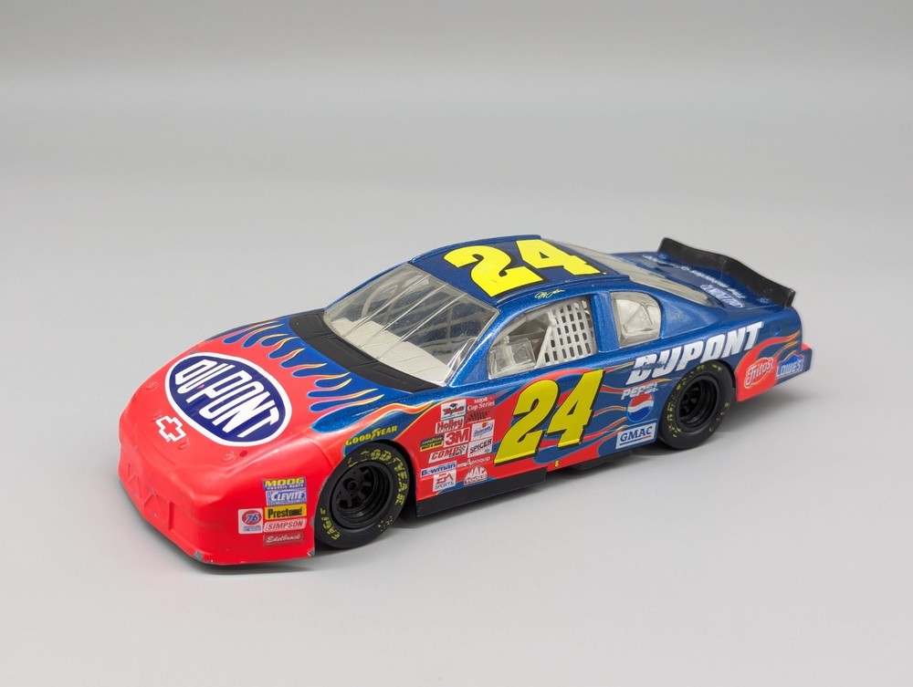 Action Jeff Gordon #24 2002 DuPont Flames Monte Carlo 1:24 Diecast Nascar