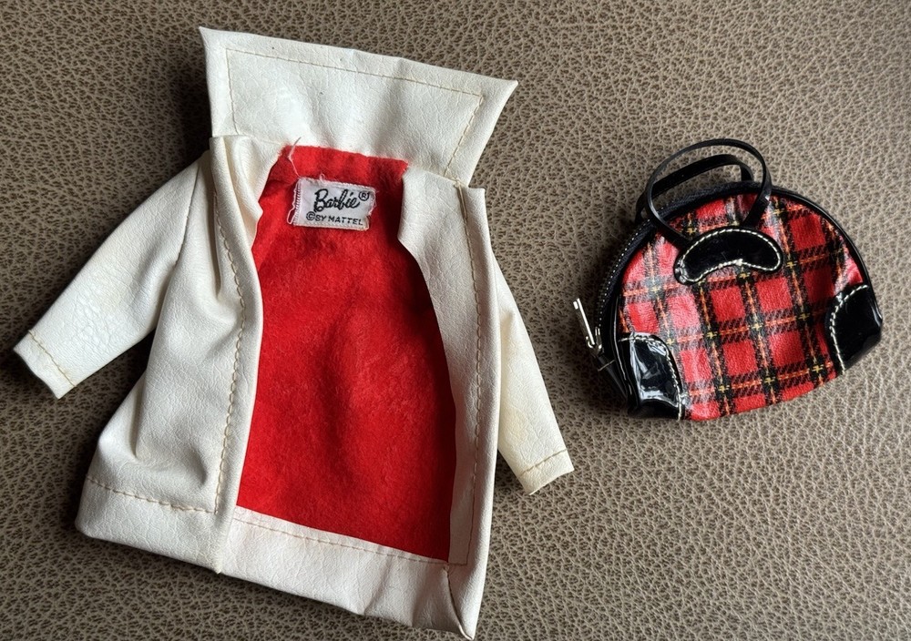 #975 Winter Holiday 1959-1963 coat and bag for Vintage Barbie doll