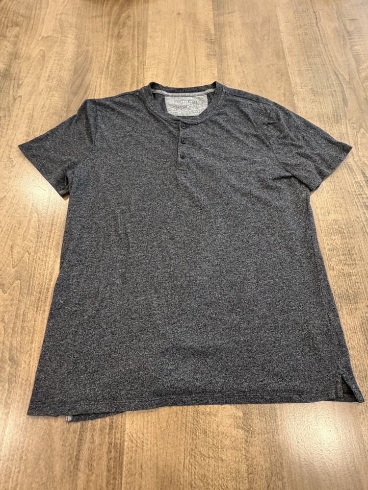 Banana Republic Men's Quick-Dry Henley T-Shirt Size X-Large