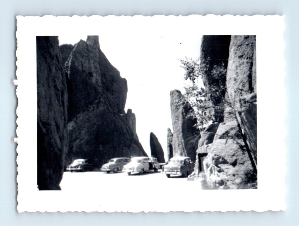 Old Vintage Photo CLASSIC CARS BLACK HILLS NEEDLES SOUTH DAKOTA LANDSCAPE