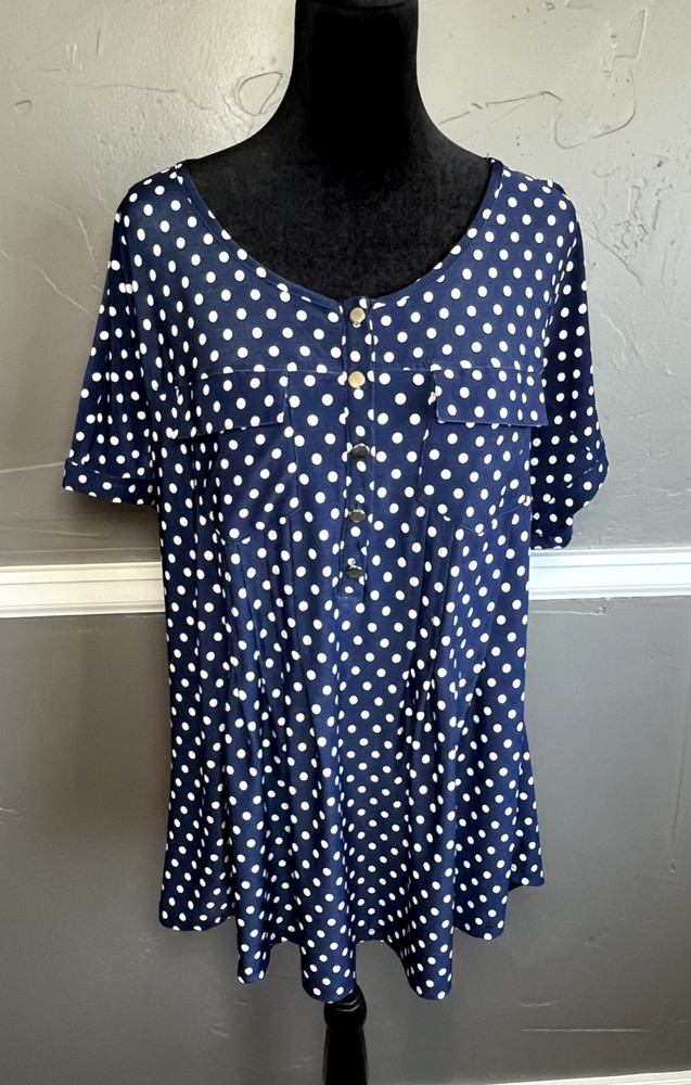 Cocomo Women's Size 1X Blue with White Polka Dot Short Sleeve Popover Top