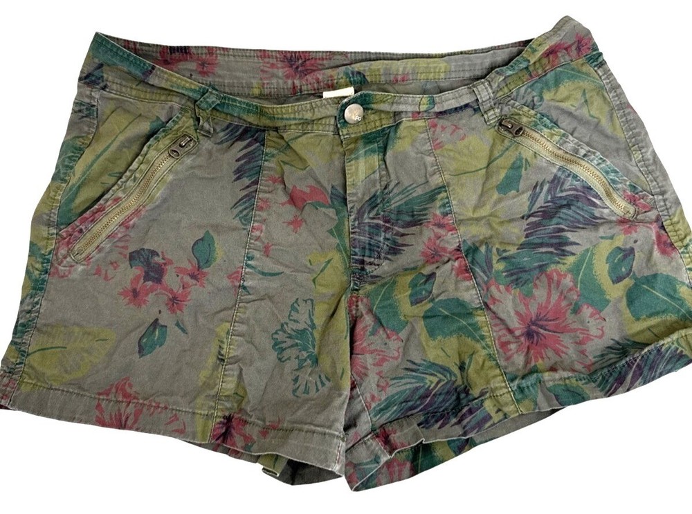 Faded Glory Womens Floral Cargo Shorts Size 16