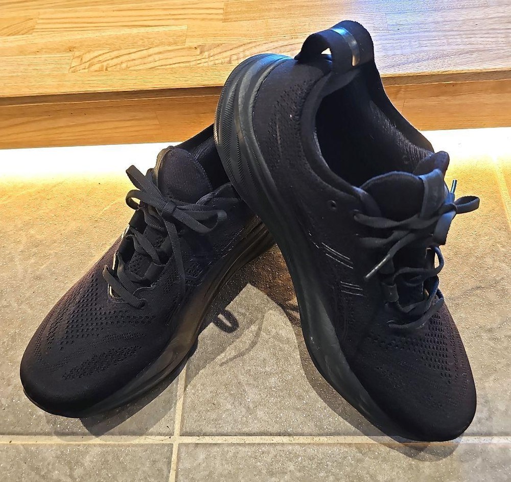Gel Nimbus Black Size US8