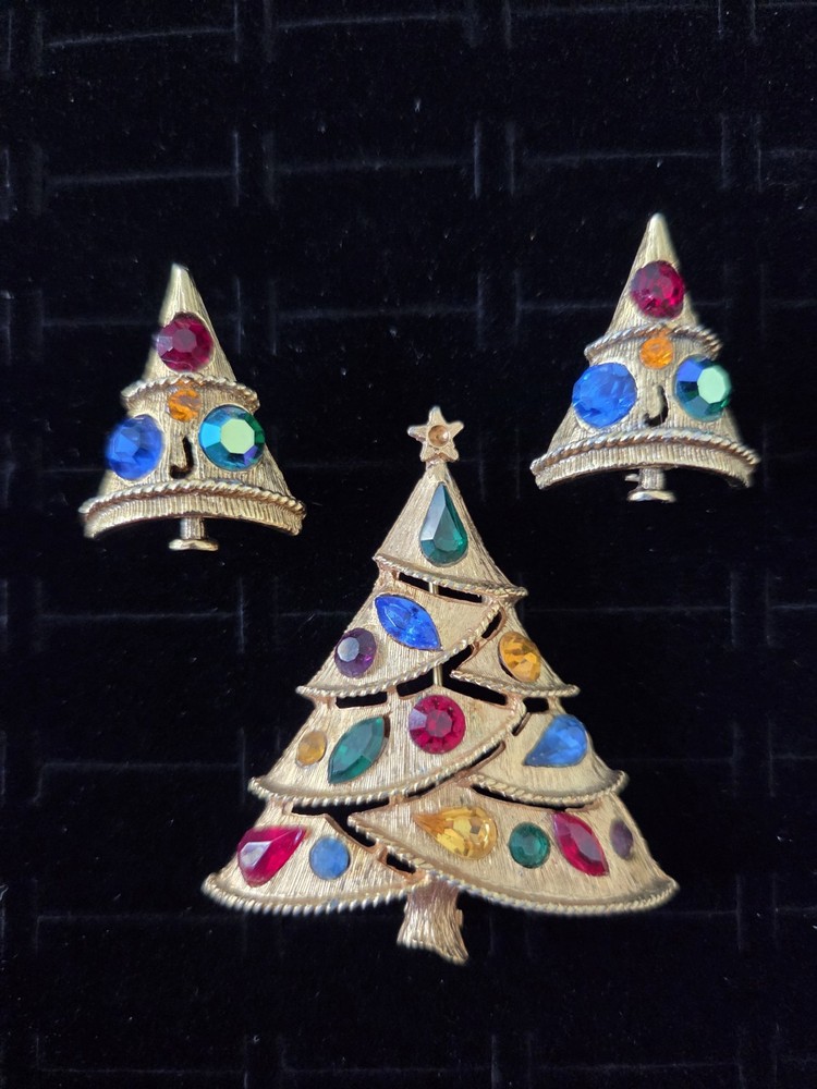 Vintage Rhinestone Christmas Tree Brooch & Earrings Signed WEISS & JJ Clip On
