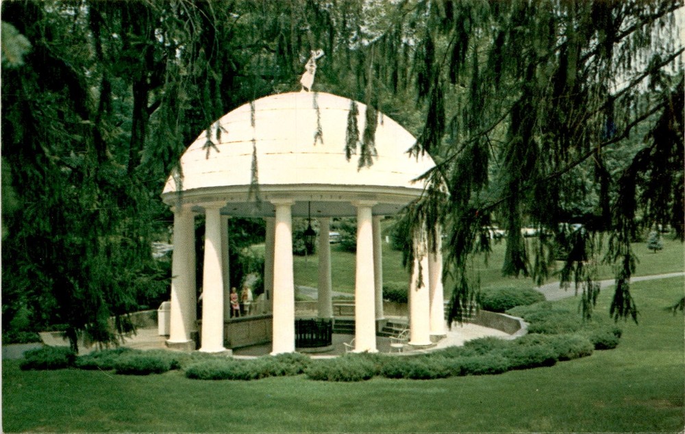 Greenbrier, West Virginia, White Sulphur Spring House, spa, 100M Postcard