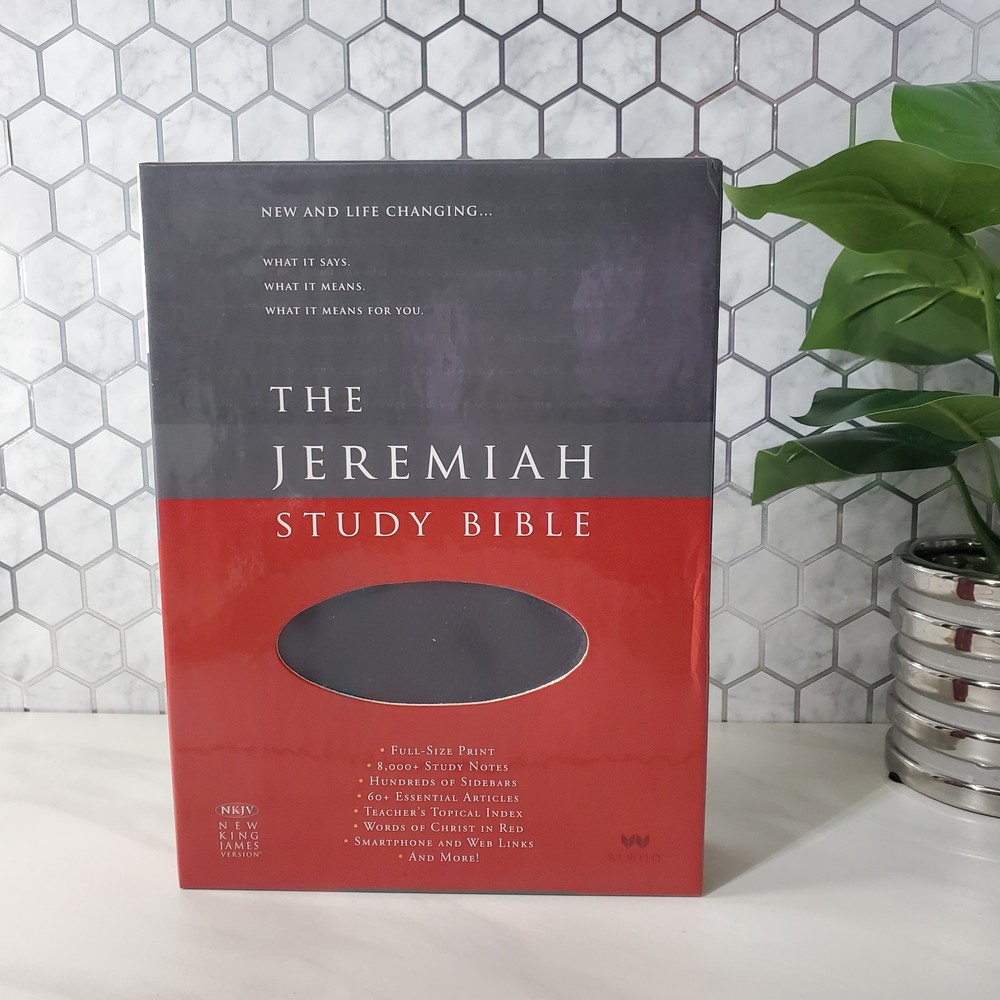 The David Jeremiah Study Bible NKJV Black Leatherluxe Full Size Print Red Letter