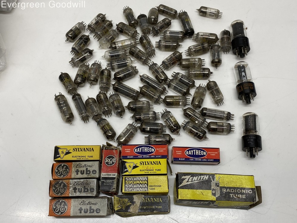 VTG - Assorted Vacuum Tubes Lot - Sylvania, Raytheon, GE (General Electric)