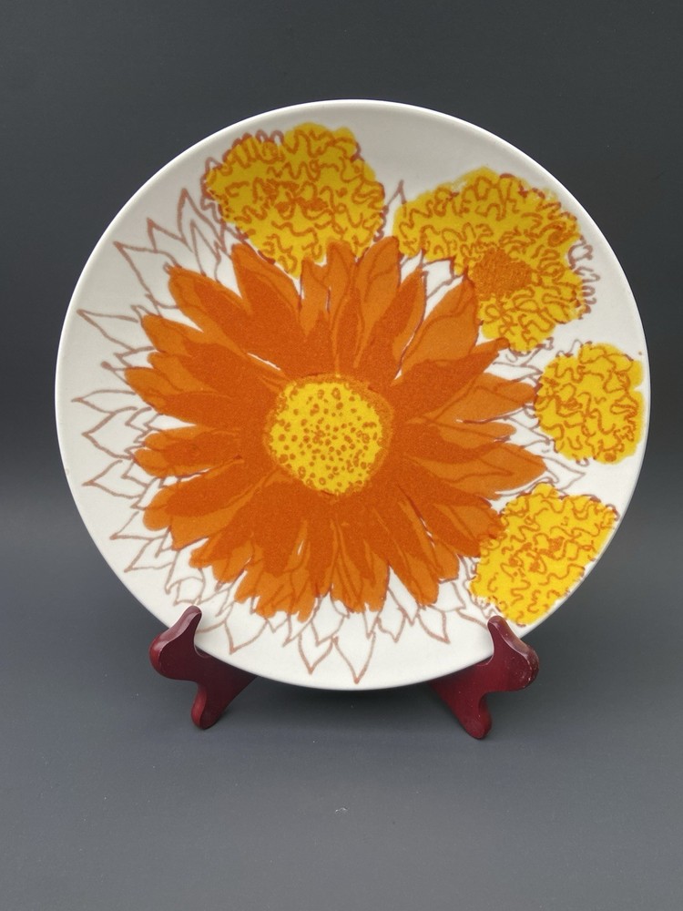 Vintage Vera For Mikasa Marigolds Dinner Plate Orange Flower Boho Japan 10-5/8”