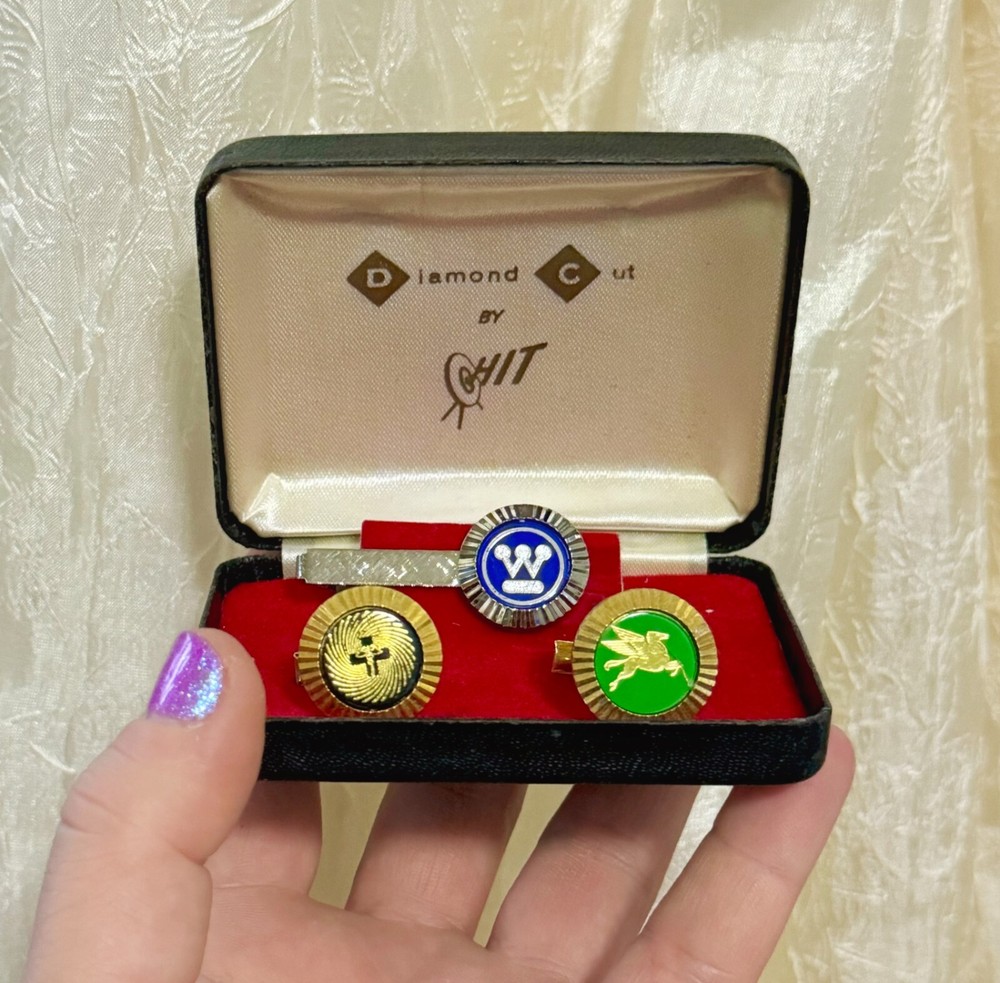 HIT Salesman Sample Diamond Cut Cufflink and Tie Clip Set
