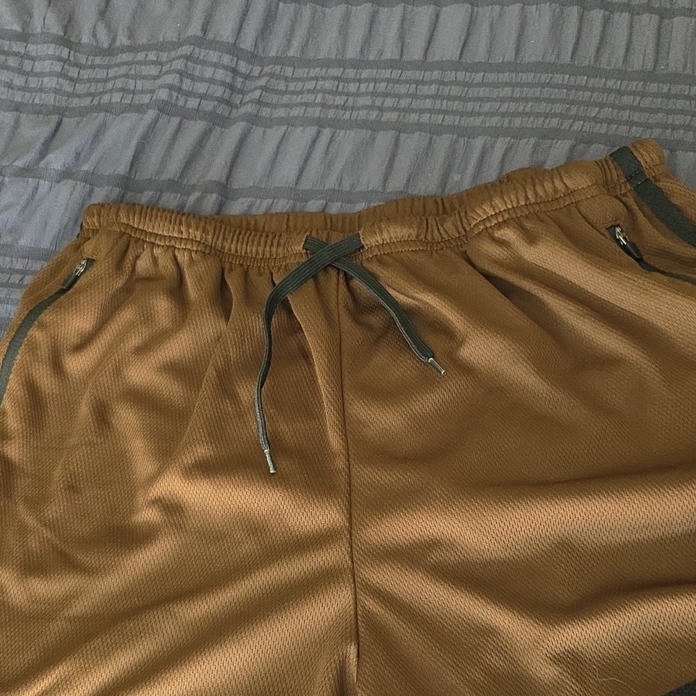 Men's Athletic Shorts XL Brown Mesh Drawstring Pockets Elastic Waist