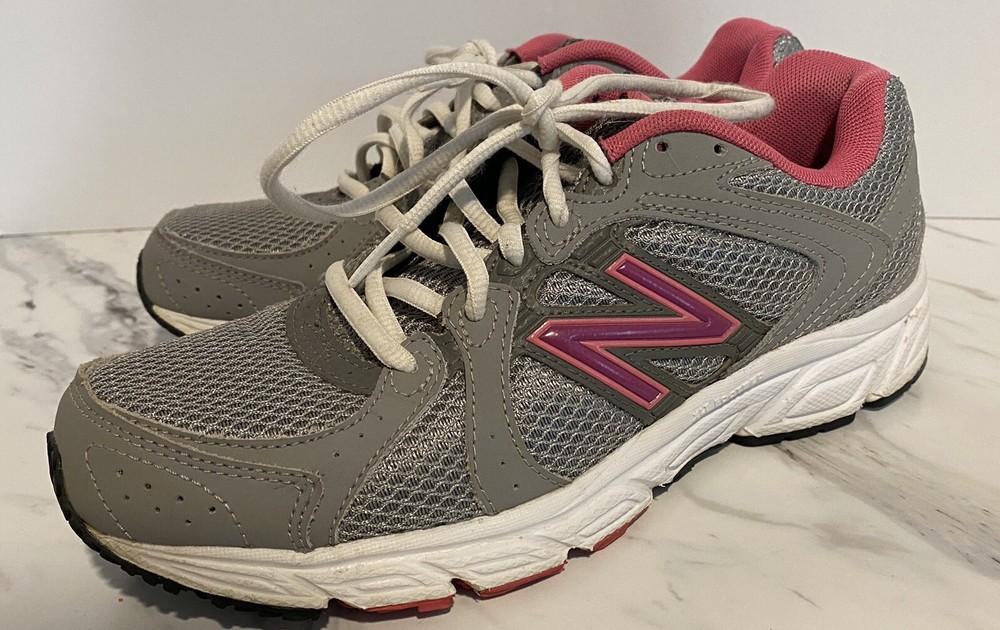 New Balance 481 All Terrain Shoes Women’s Sz  7 Gray/Pink Training Athletic