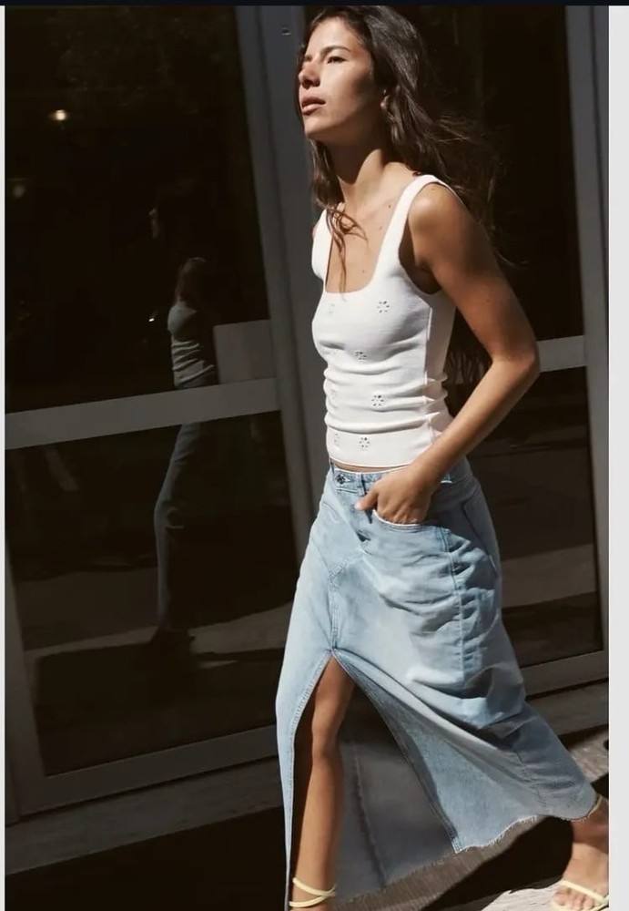 ZARA Women's Light Blue Denim A-Line Long Skirt Slit Raw Hem Pockets Size M
