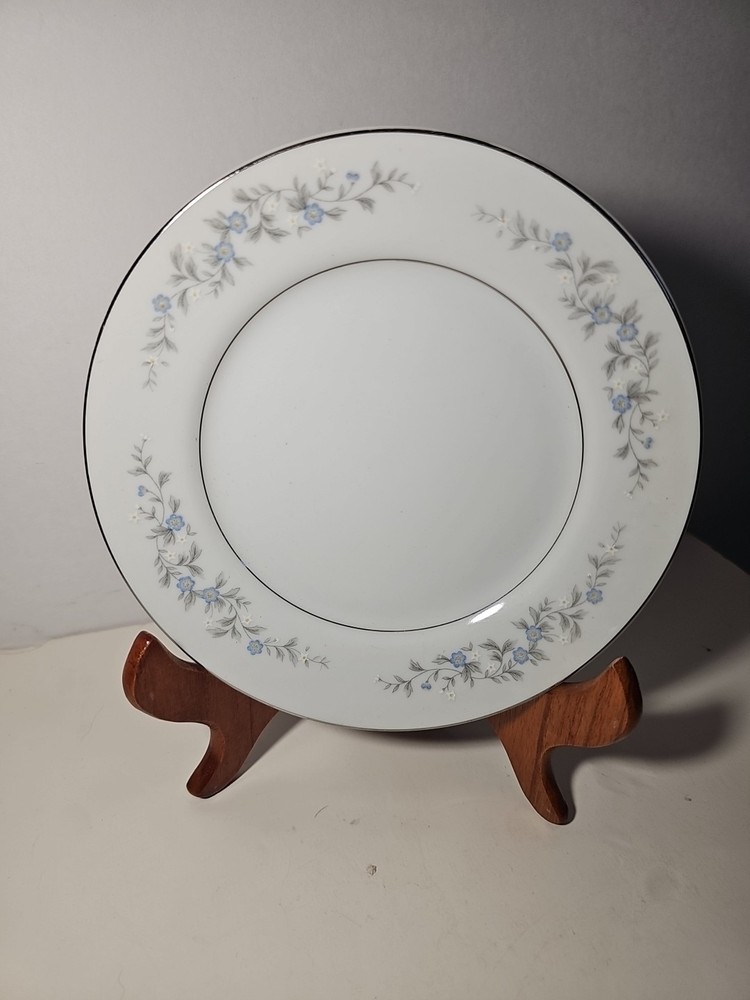 Japan Forget Me Not White with Blue Flowers Salad Plate. Silver Band . Nice 6.5