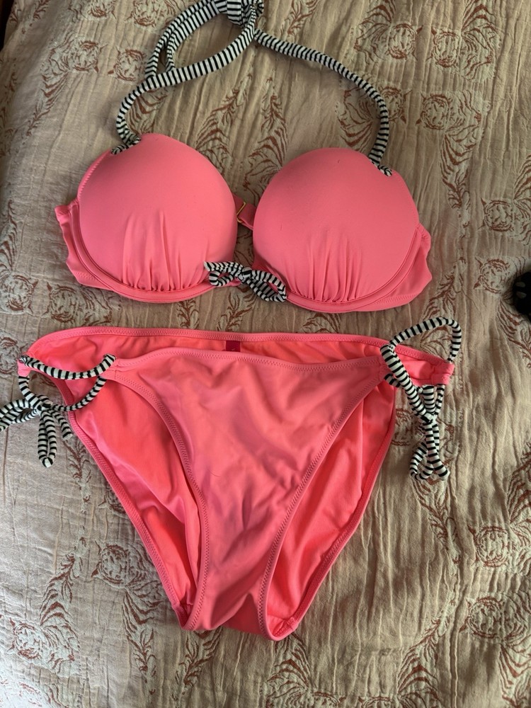Victorias Secret 2 Piece Swimsuit Size L (bottoms) 36B ( Top)