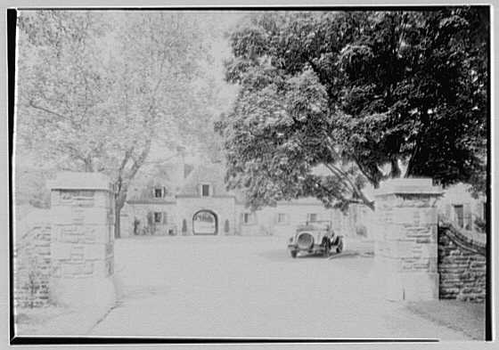 Photo:E. Roland Harriman, residence in Arden, New York. Entrance pillars