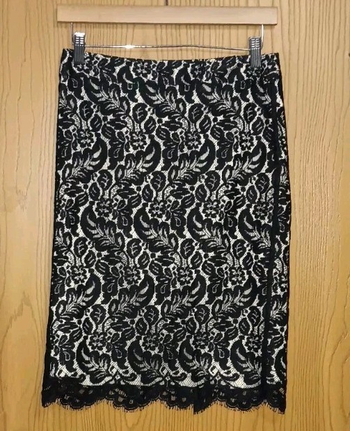 White House Black Market WHBM Lace Overlay Skirt Womens Size 0 Black And...
