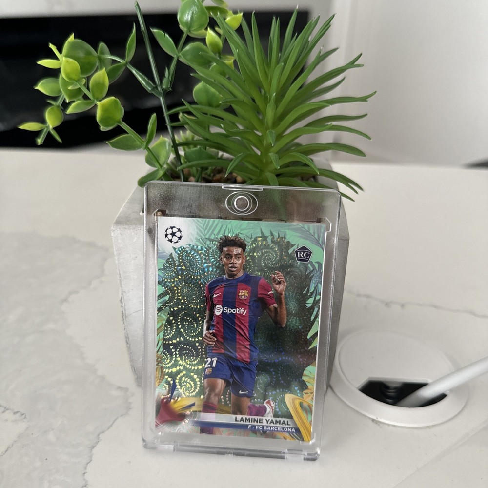 2023-24 Topps Carnaval UEFA Lamine Yamal #78 Rookie RC Green 09/75