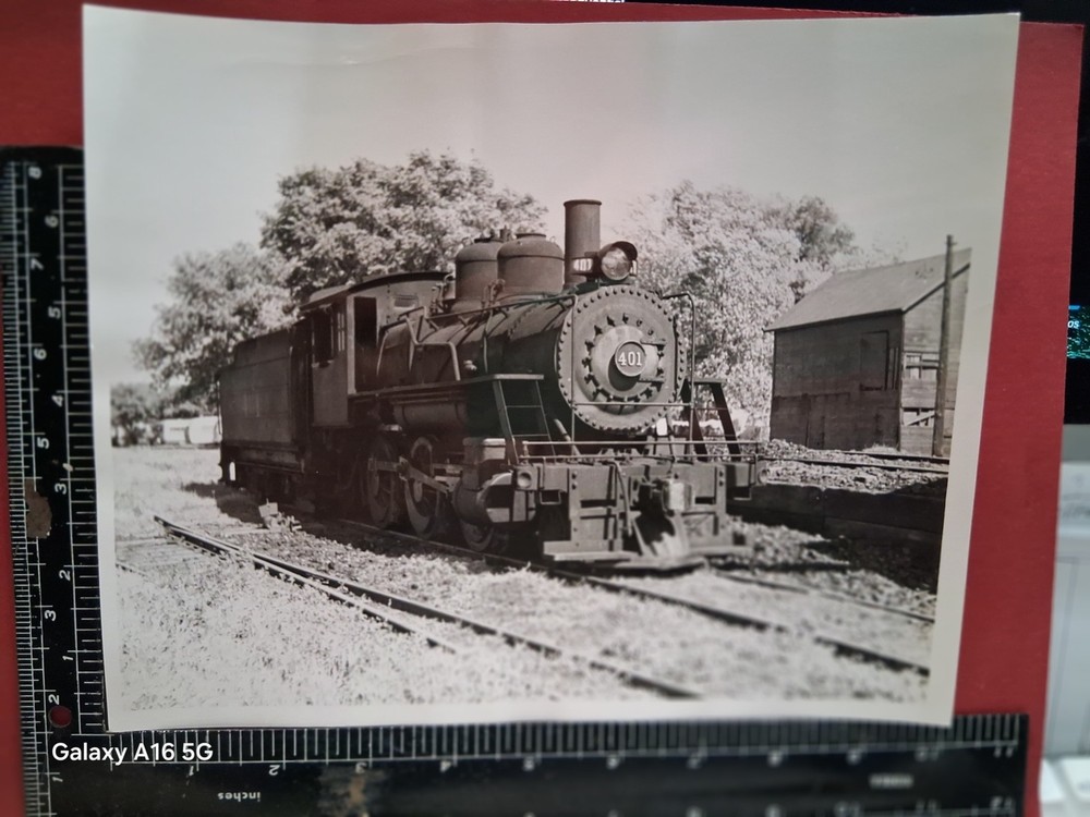 UNIDENTIFIED SOUTHERN US RAILROAD 0-6-0 LOCOMOTIVE #401 ORIG PHOTO 1940s