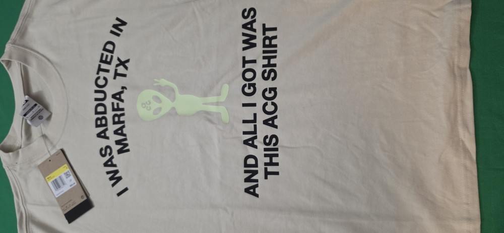 Nike ACG Loose Dri-FIT Alien Beige Graphic T-Shirt Men S HV2168-229